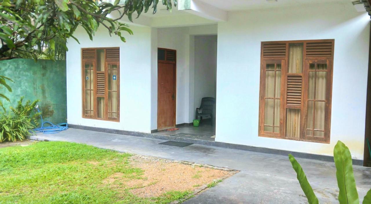 Hector House Hotell Weligama Exteriör bild