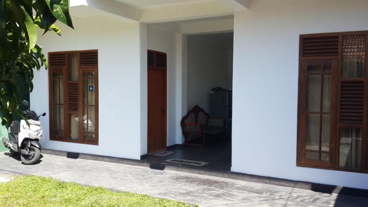 Hector House Hotell Weligama Exteriör bild